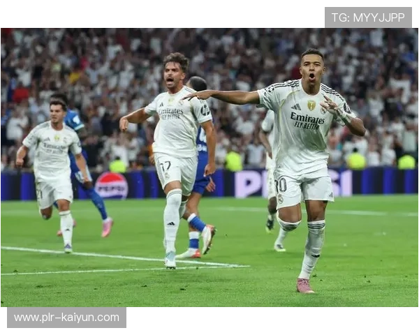 姆巴佩12轮13球领跑射手榜，莱万8球紧追