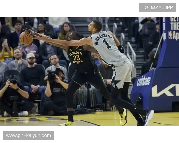 马刺126-113逆转勇士取6连胜,文班亚马25分9篮板福克斯27分8助攻