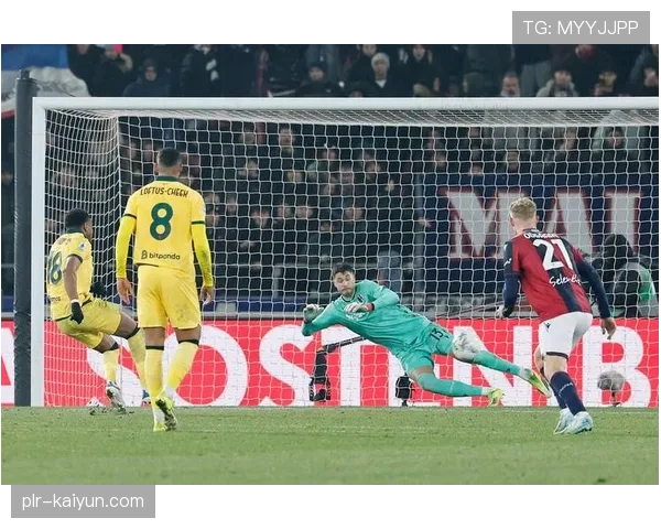 意甲联盟讨论下赛季起增加比赛日替补席人数至12人提案。